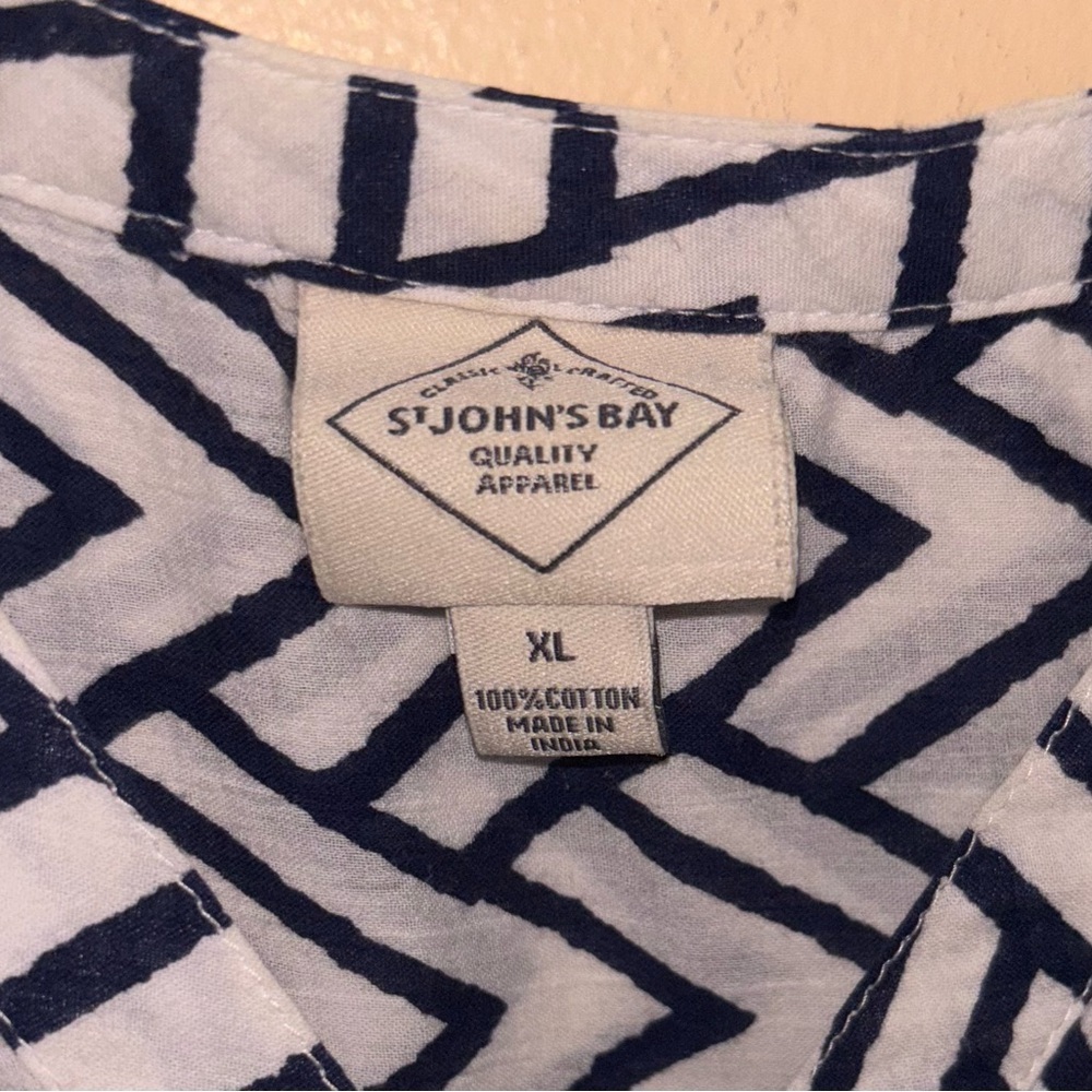 St. John’s Bay Navy White Geometric Print Tunic Blouse Women’s Size XL - Picture 7 of 8